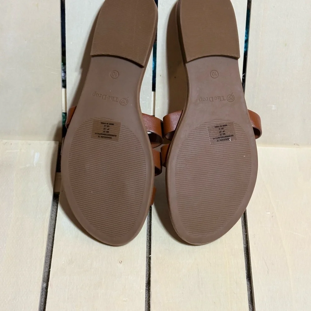 The Drop Women's Brown Slide Sandals with Interlocking Strap - Picture 4 of 7